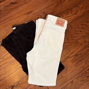 Levi's Women's Straight Leg Jeans in Black and Cream